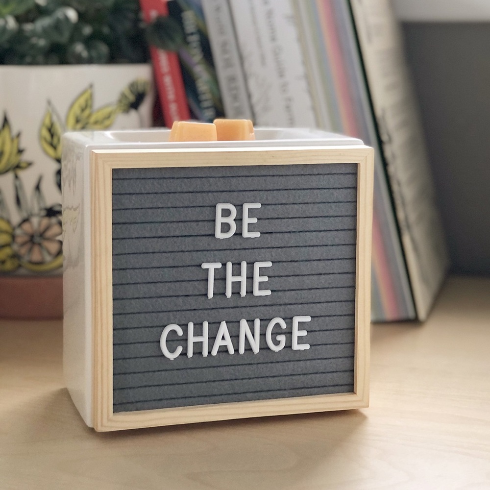 NIB Scentsy Letterboard Warmer